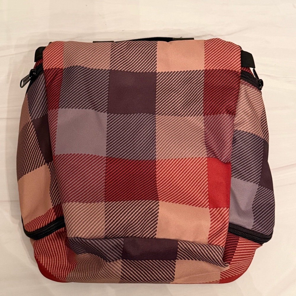 LL Bean Medium Personal Toiletry Organizer - like new, discontinued plaid print - Picture 8 of 9